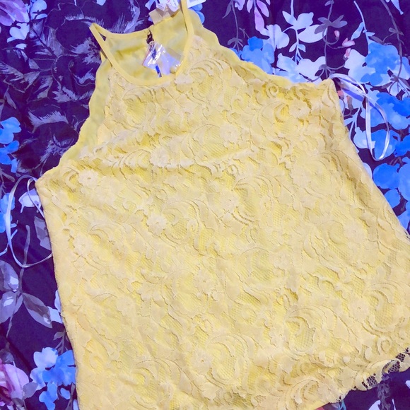 Halter top - Picture 1 of 2